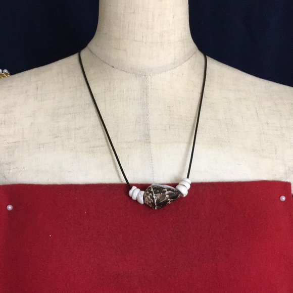 🖤Hawaiian puka shell handmade necklace - Picture 2 of 12